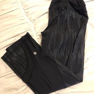 Black Lululemon cropped leggings